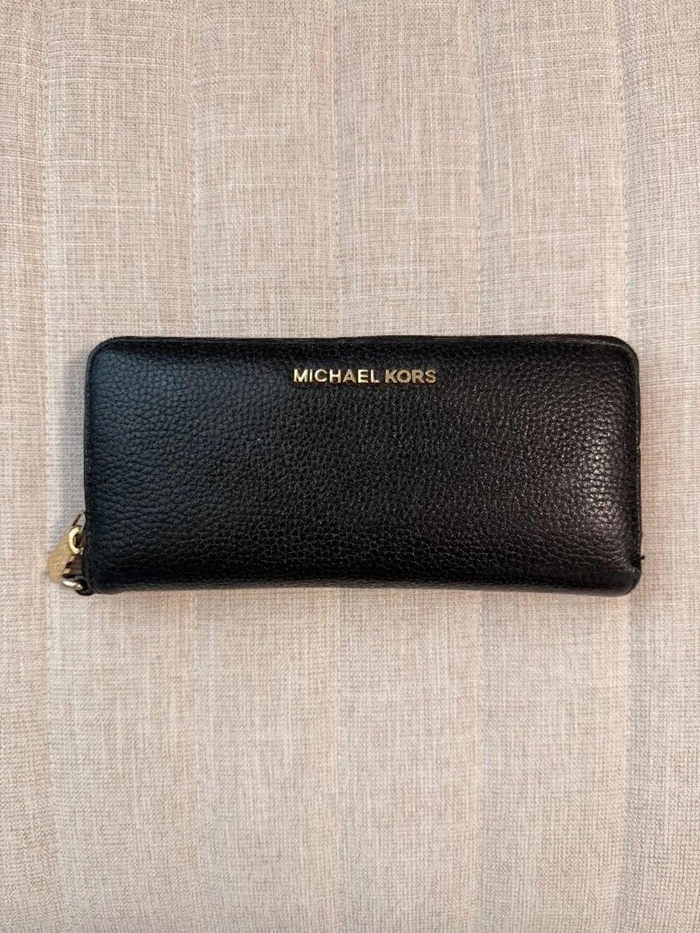 Michael Kors Jet Set Pebbled Leather Continental Zip-Around Wallet